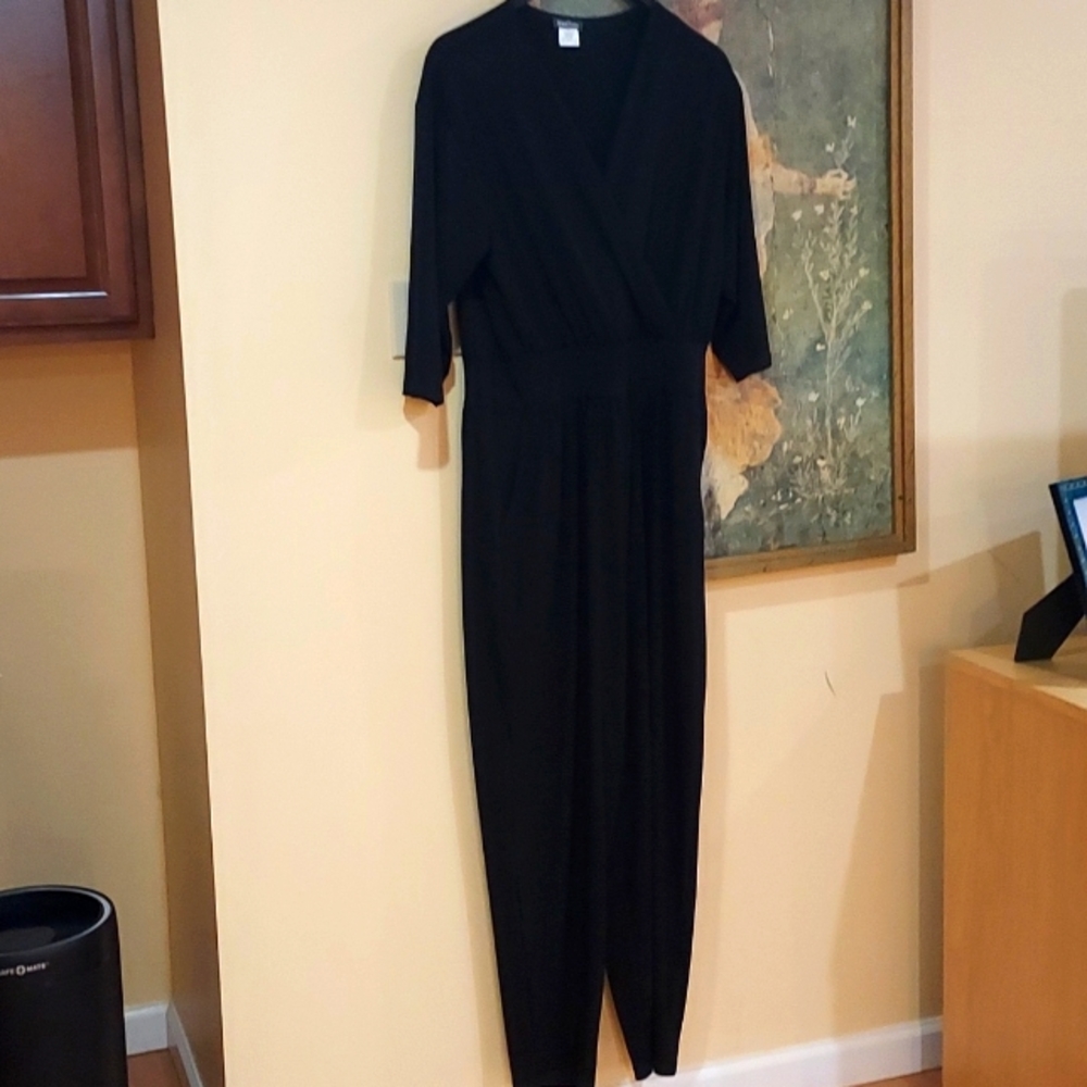 Kim&Co,black jumpsuit xxl,in like new w/pockets condition.ptp26",is32"